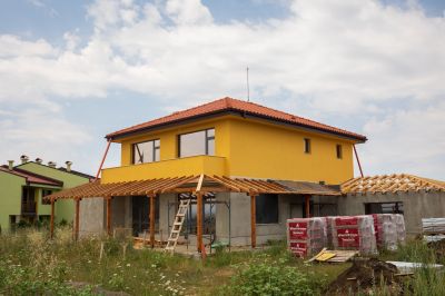 Жилищна сграда и гараж, с. Голяновци, м-ст "Уздровица", Община Костинброд - Трейд билд ЕООД - София, Малинова долина